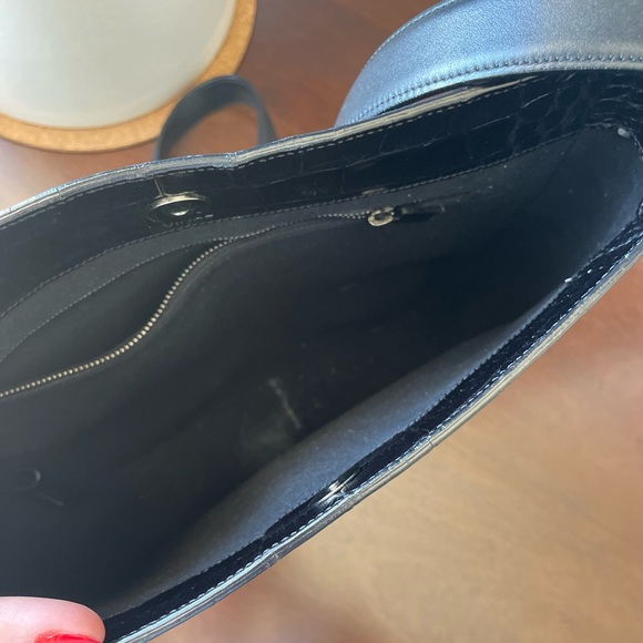 vince stamped crocodile messenger bag - Picture 9 of 9